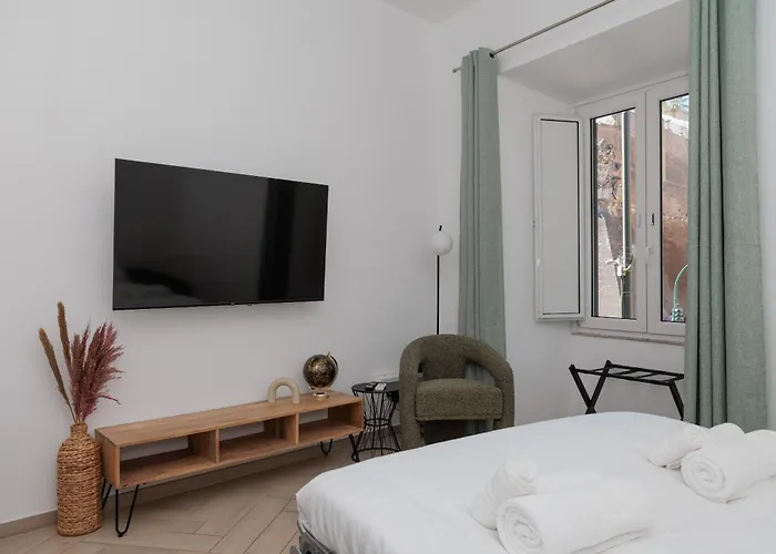 Sagittarius Vatican Apartment *